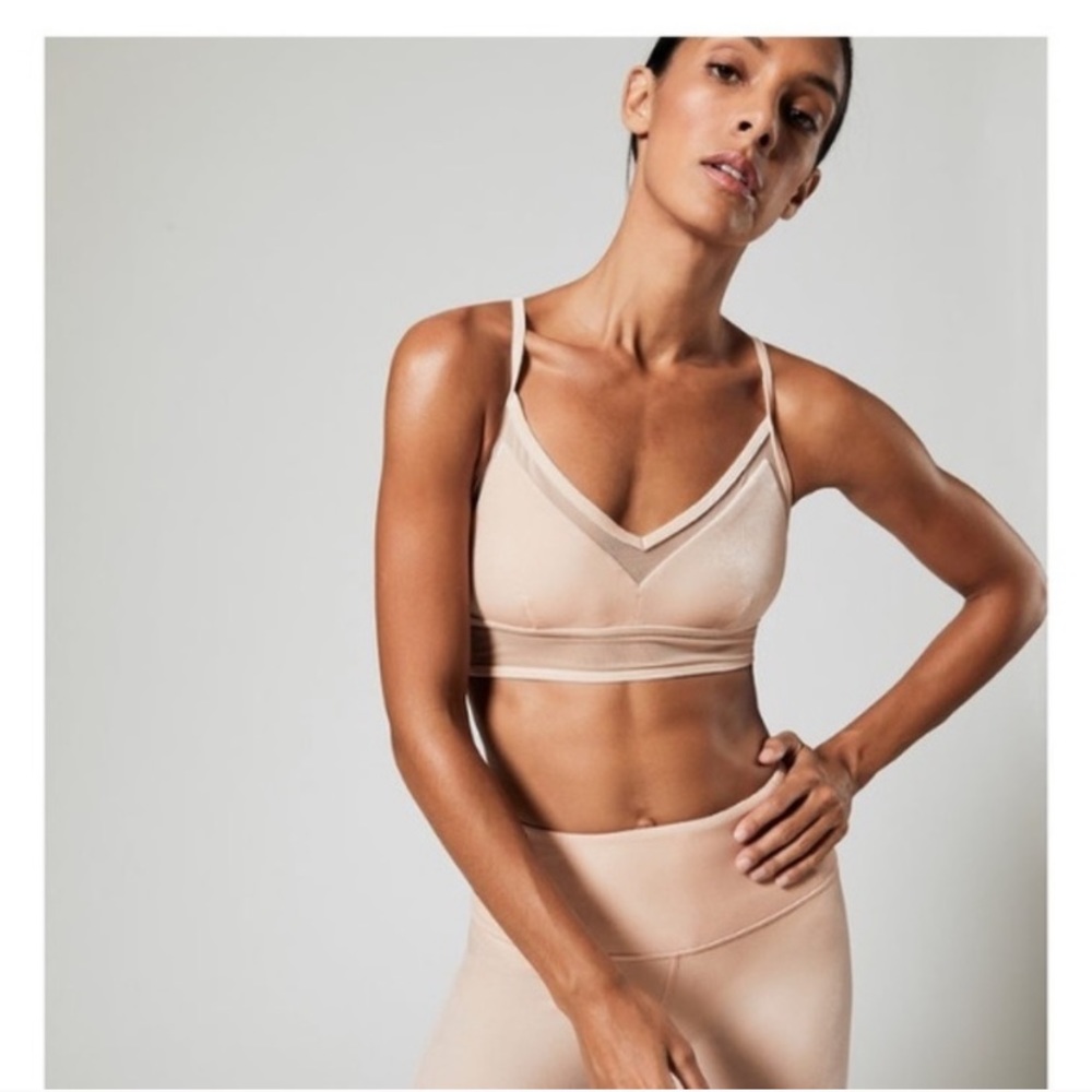 EUC Alo Yoga "Luxe" pink velour sports bra Size S